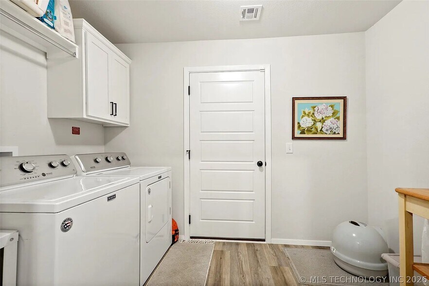 Building Photo - 7412 E 89th Pl N