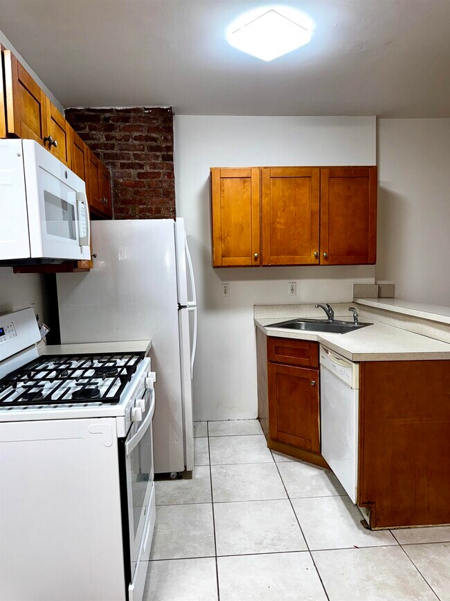 Building Photo - 722 Ocean Ave