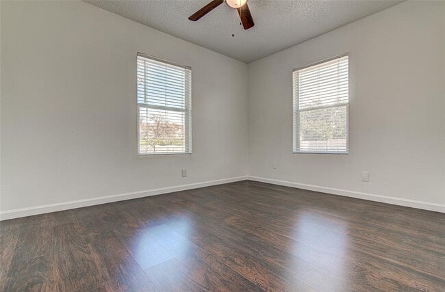 Building Photo - 912 Catalpa St