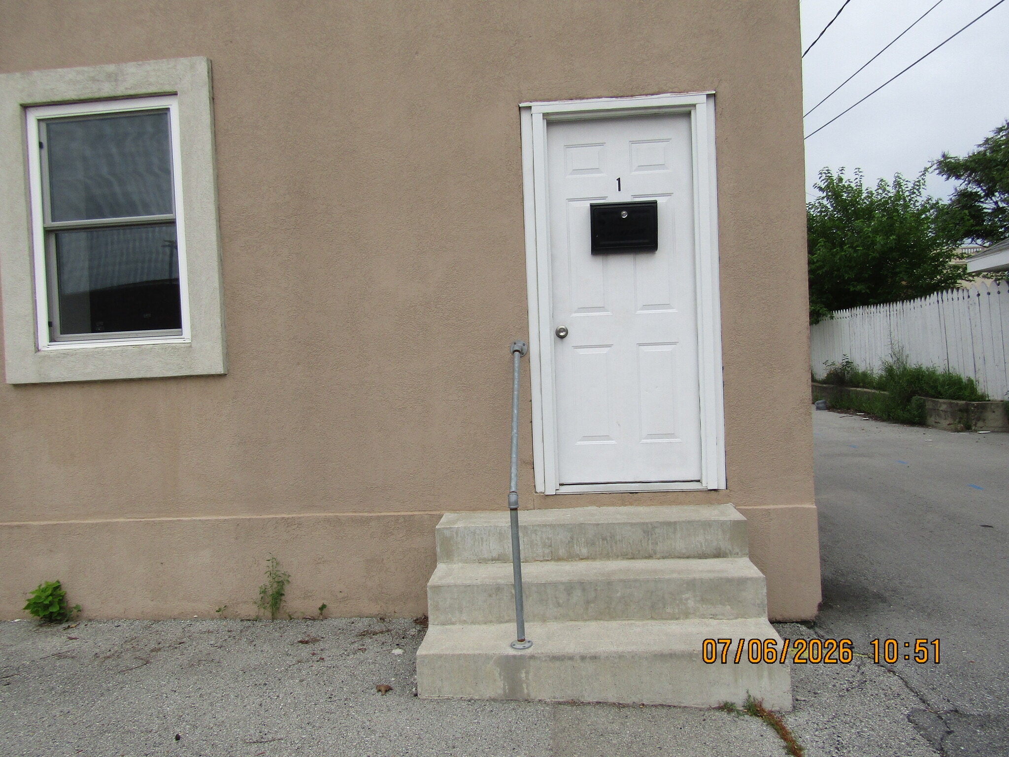 Building Photo - 1522 Main St