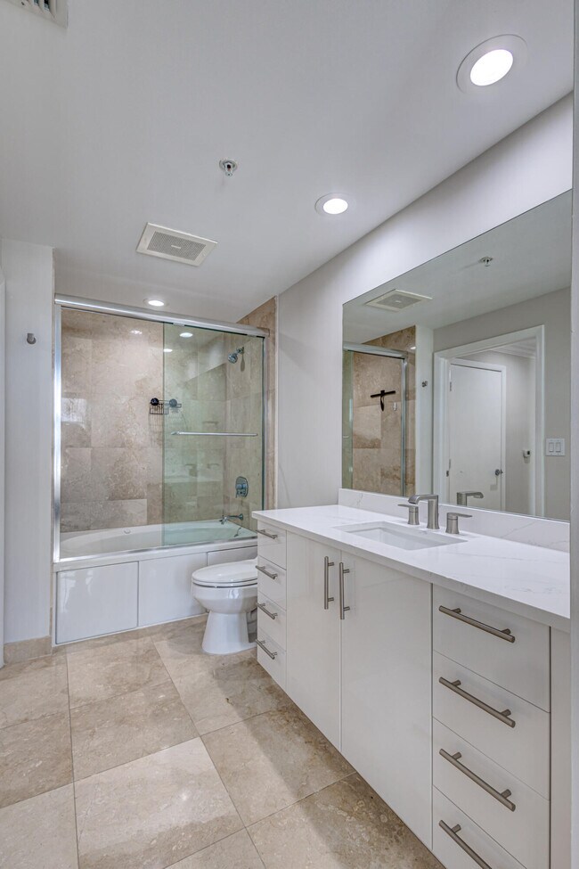 Building Photo - 550 Okeechobee Blvd