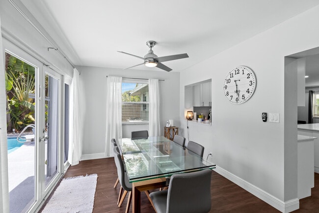 Building Photo - 1800 NE 28th Ave