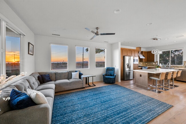 Building Photo - 1068 Hampton Dr