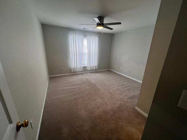 Building Photo - 115 Forest Ridge Rd