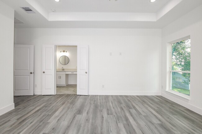 Building Photo - 4438 Aledo St