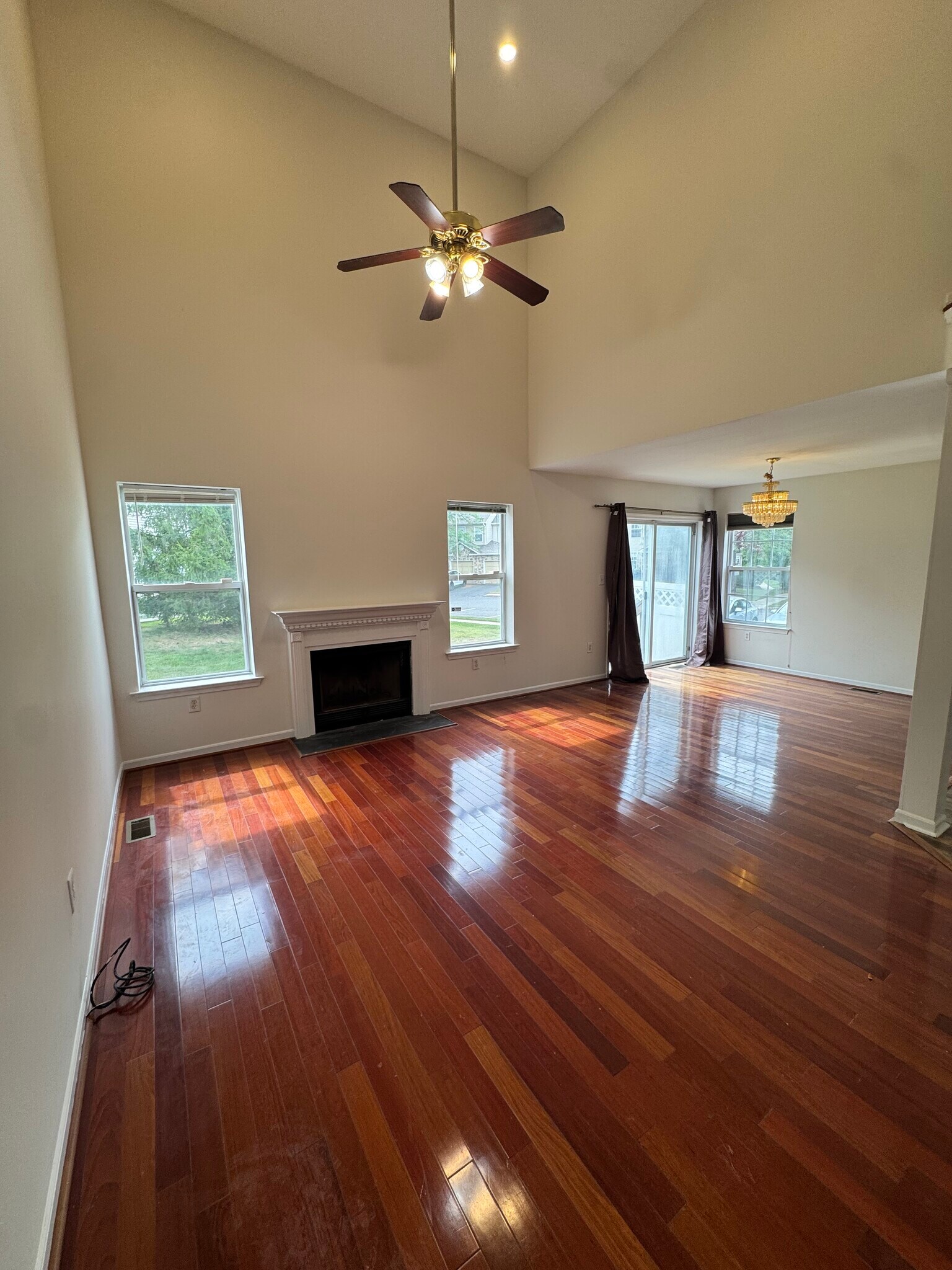 Building Photo - 305 Cobblestone Ct
