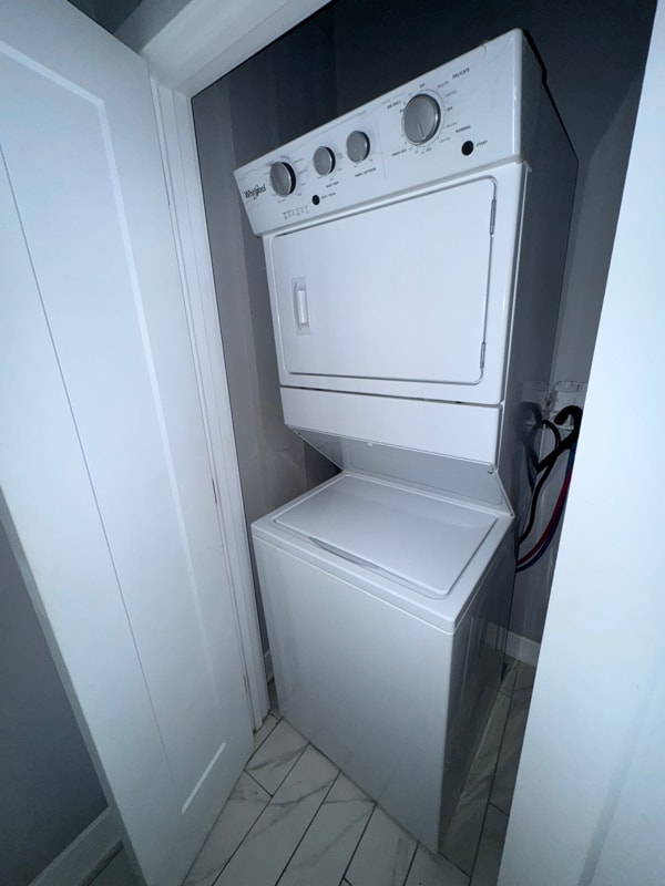 Building Photo - 1523 W Girard Ave