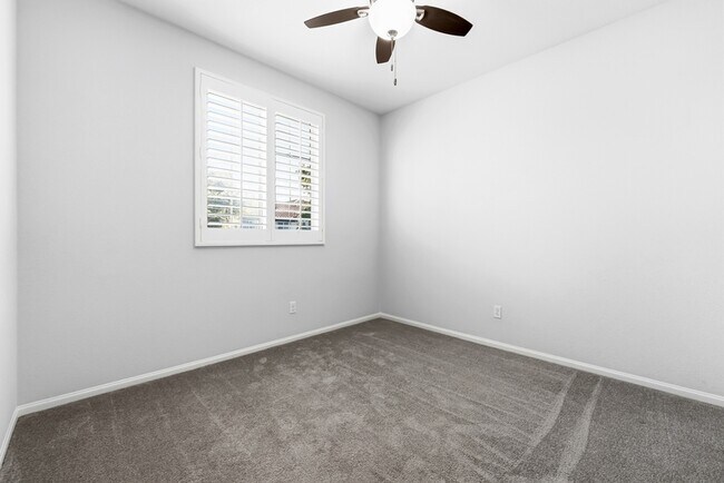 Building Photo - 1460 Mockingbird Ct