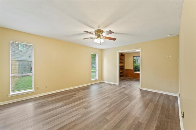Building Photo - 11806 Gardenglen Dr