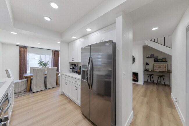Building Photo - 2636 Vista Del Oro