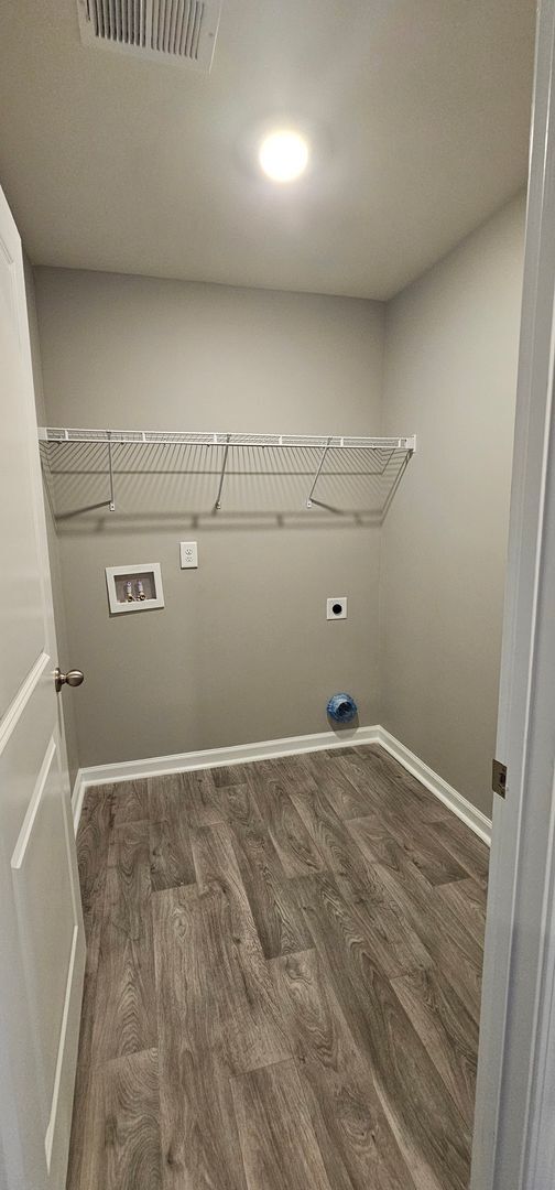 Building Photo - Luxury Meets Privacy in This 4-Bedroom Cul...