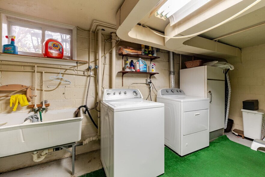 Building Photo - 40 Clark Pl