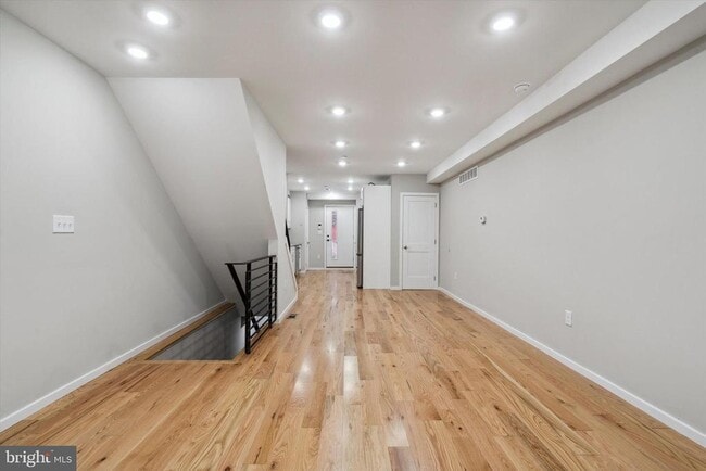 Building Photo - 1705 W Seybert St