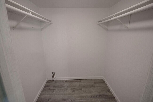 Building Photo - 1405 Greensboro Dr