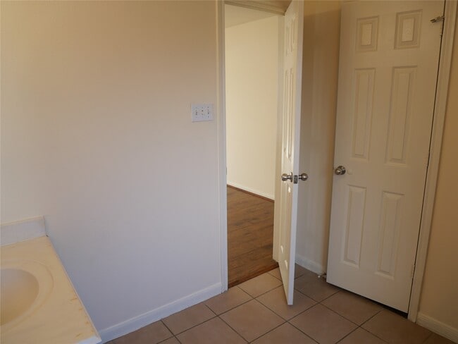 Building Photo - 11802 Greenshire Dr