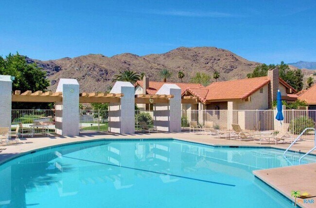 Primary Photo - 2350 E Miramonte Cir