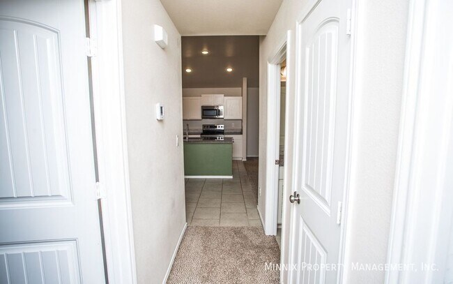 Building Photo - 14211 Vernon Ave