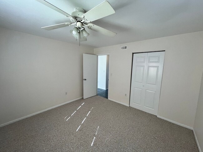 Building Photo - 2244 Shelby Dr
