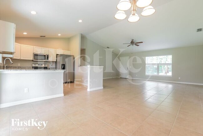 Building Photo - 11940 Helicon Ave