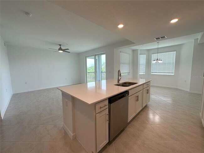 Building Photo - 14131 Heritage Landing Blvd