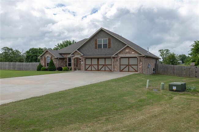 Building Photo - 13427 Meadow Ridge