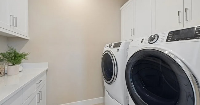 Building Photo - Newer 4BR Valencia Home in Solaire | Pool Community | Prime Location