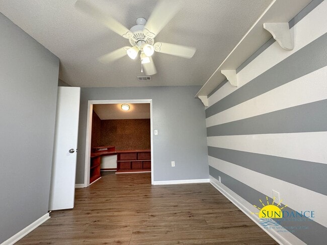 Building Photo - Centrally Located 3 Bedroom Home in Fort W...