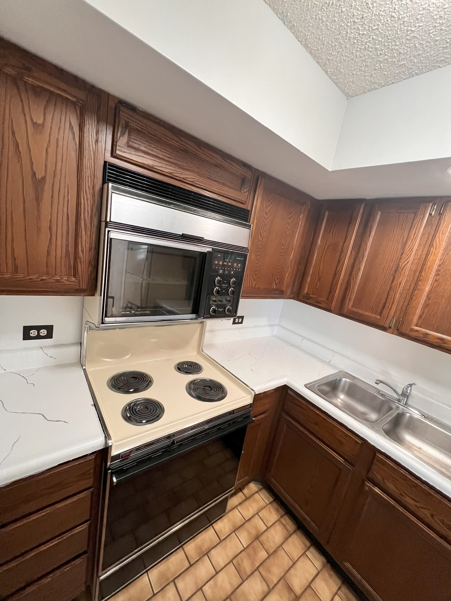 Building Photo - 123 N Locust St