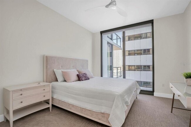 Building Photo - 301 1st St S