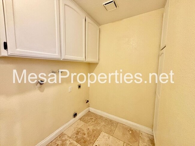 Building Photo - 12820 Santa Anita Trail