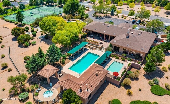 Building Photo - 5638 N Ardmore Ave