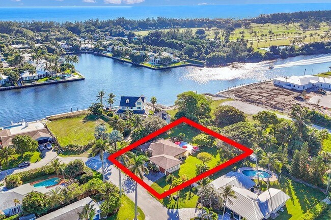 Building Photo - 916 Roberts Rd