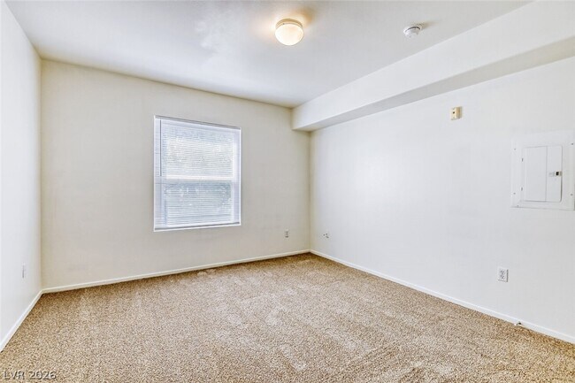 Building Photo - 7255 W Sunset Rd