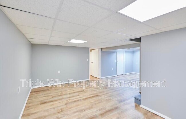 Building Photo - 1405 Willowbrook Dr