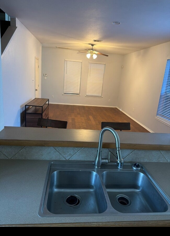 Building Photo - 4514 Plum Creek Forest Ln