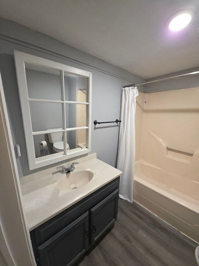 Building Photo - 418 E L St