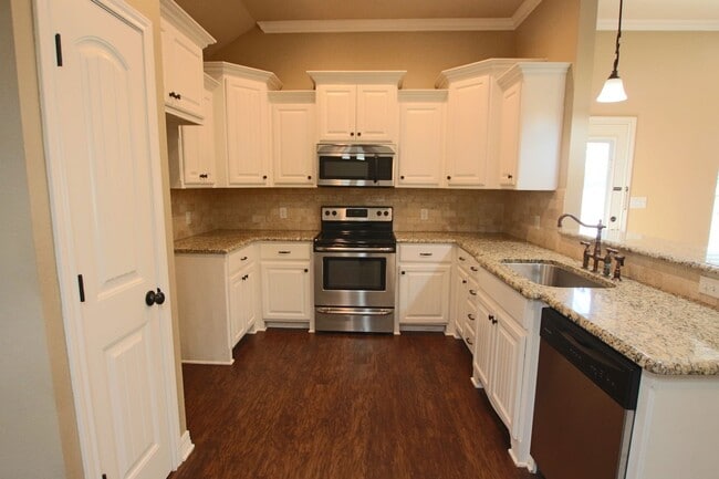 Building Photo - Gorgeous 3 Bed 2 Bath Home in Bullard! Coming Soon!