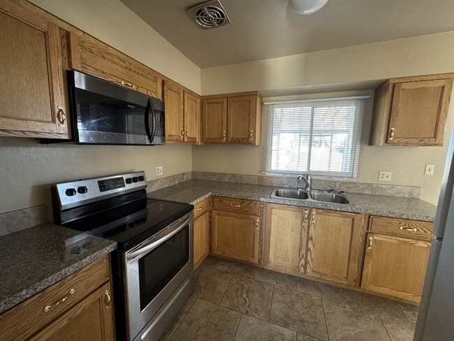 Building Photo - 7135 W Coolidge St