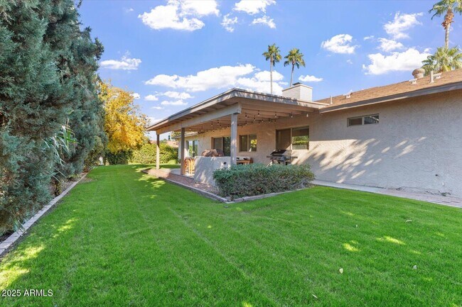 Building Photo - 8635 E Vía De La Gente