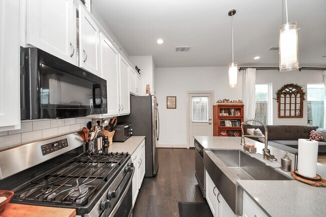 Building Photo - 9448 Kerrwood Ln