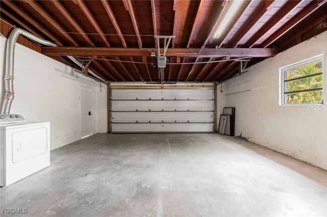 Building Photo - 1575 Grace Ave