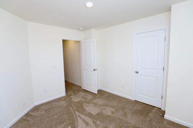 Building Photo - 1718 Canopy Dr