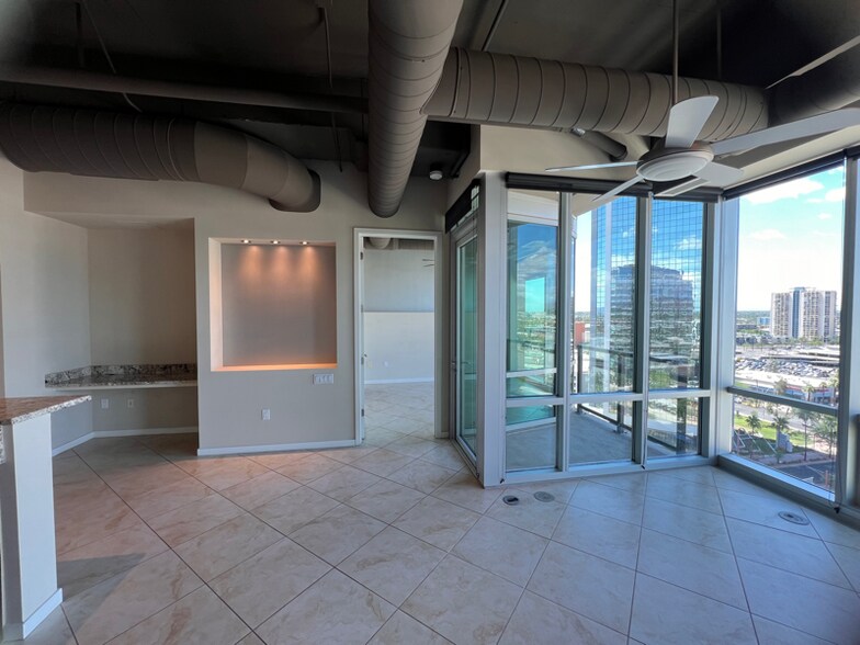 Building Photo - 1 E Lexington Ave