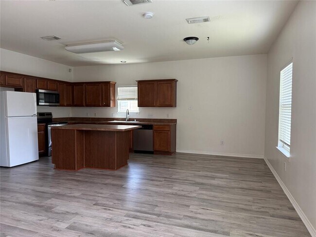 Building Photo - 10102 Sweet Olive Way
