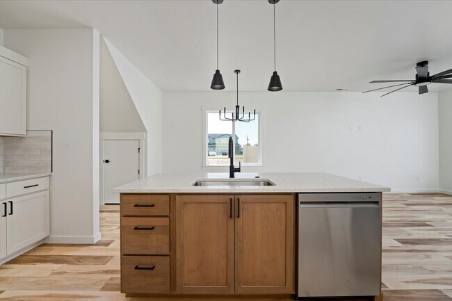 Building Photo - 405 N 18th St