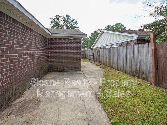 Building Photo - 204 A Miami St