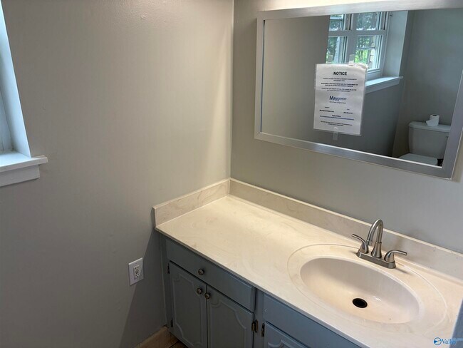 Building Photo - 2109 Villaret Dr SW