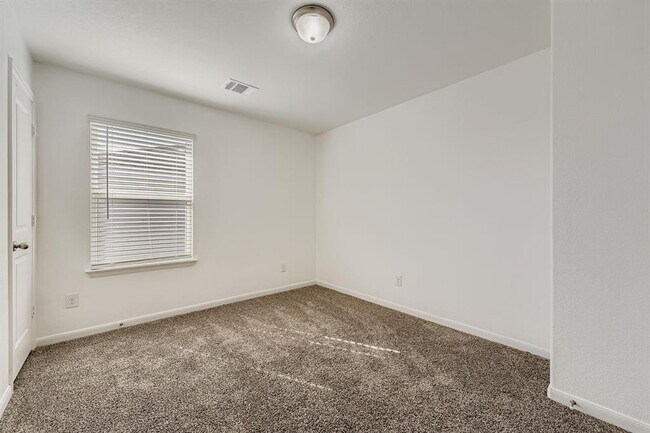 Building Photo - 612 Blue Oak Blvd