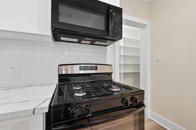 Building Photo - 2725 Avenue F