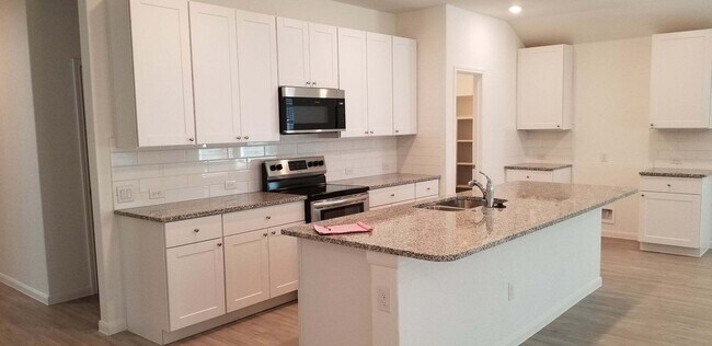 Building Photo - 2700 San Martin Ln